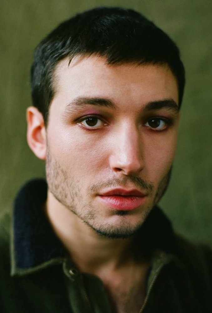 Эзра Миллер