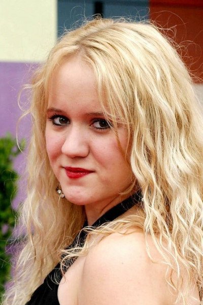 Aria Curzon