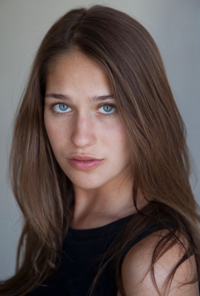 Лола Кёрк