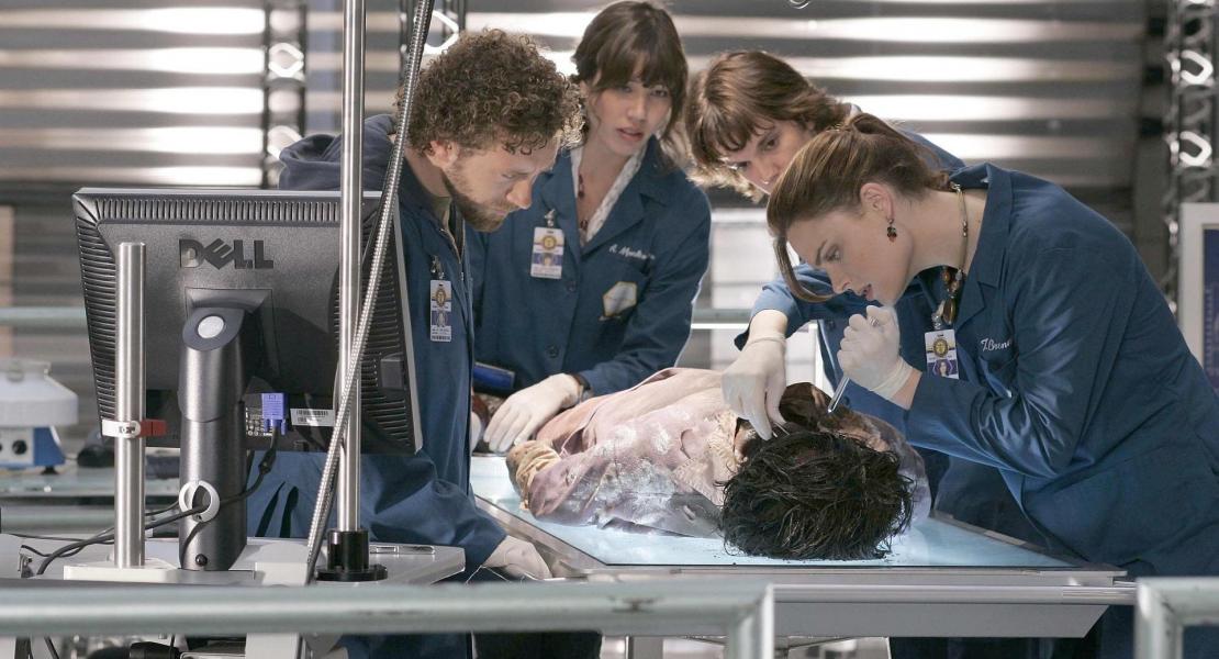 Сериал Кости Сезон 1 — эпизод Мальчик на дереве
