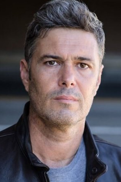 Carlos Bernard