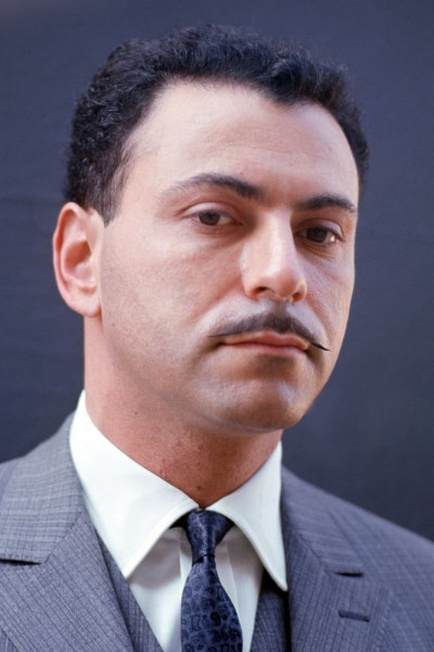 Алан Аркин